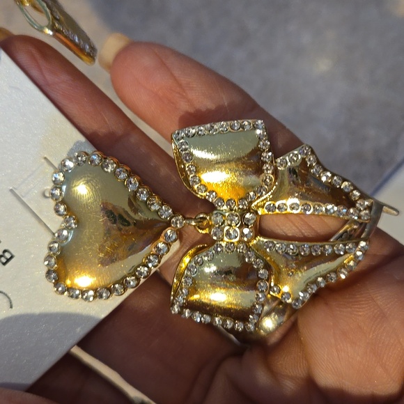 NWT Sugarfix by Bauble Bar Gold Tone Heart/Bow Dangle Earrings - Picture 3 of 6